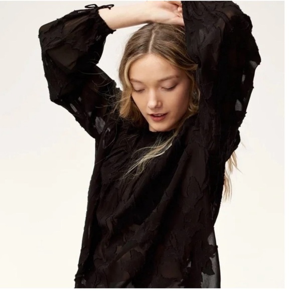 Wilfred • Lourdes Jaquard Blouse in Black - Picture 3 of 10
